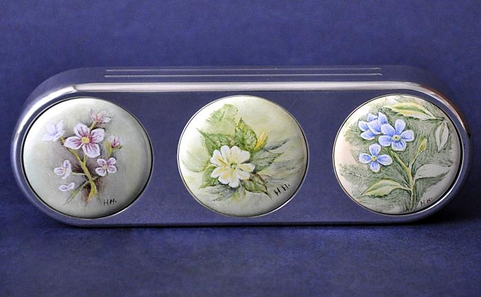 Elliot Hall Enamels Floral APW3 F Paperwight Helen Halloran