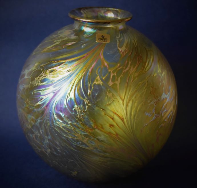 Gold Vine Round Pot Vase Large Isle of Wight Studio Glass