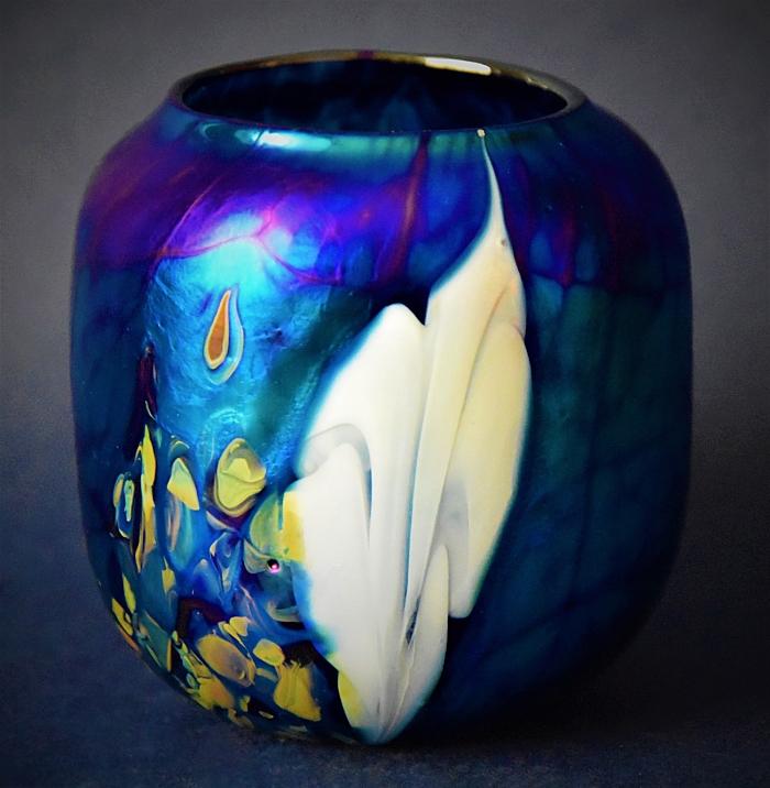 Blue Iridescent Vase With White Flowers A1 Kayleigh Young Glass