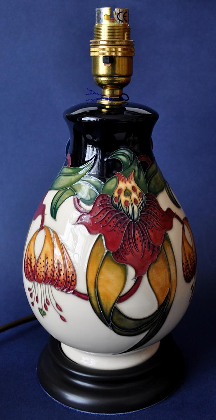 Moorcroft Lamps Anna Lily L7/7 Nicola Slaney Open Edition