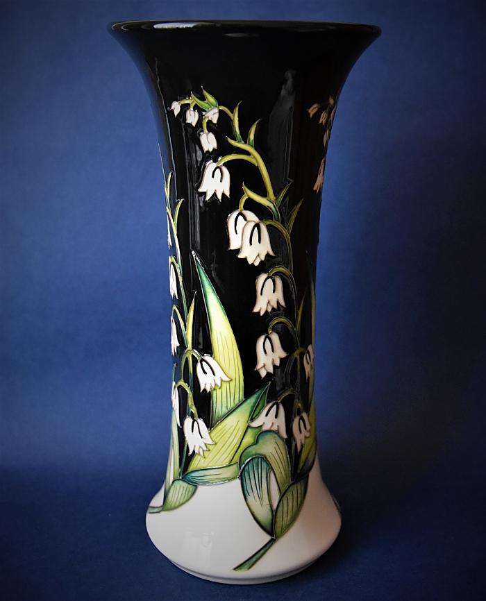 Moorcroft Pottery 159/10 A Floral Bow Nicola Slaney A Limited Edition 0f 70