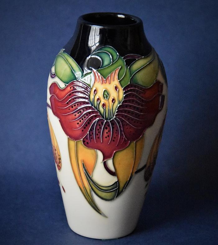 Moorcroft Pottery 200/5 Anna Lily Nicola Slaney An Open Edition