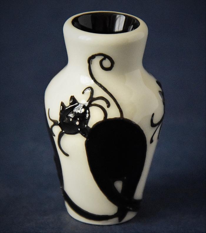 Moorcroft Pottery 23/2 Feline Friend Nicola Slaney An Open Edition