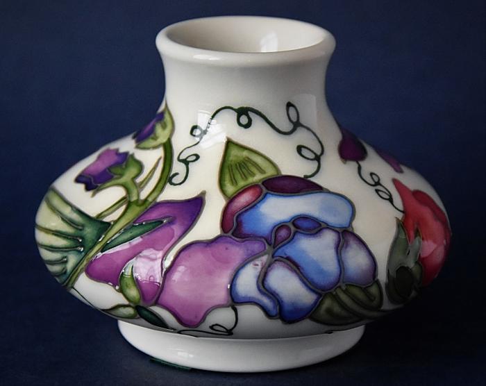 Moorcroft Pottery 33/3 Sweetness Nicola Slaney An Open Edition