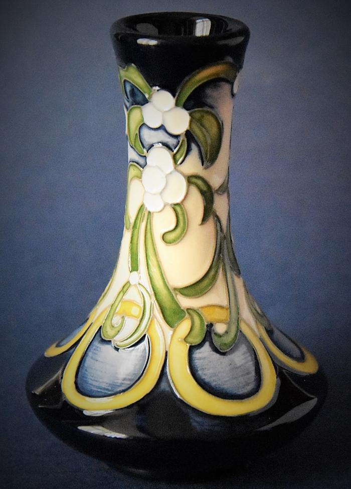 Moorcroft Pottery 5 Gold Rings 62/4 Kerry Goodwin Open Edition