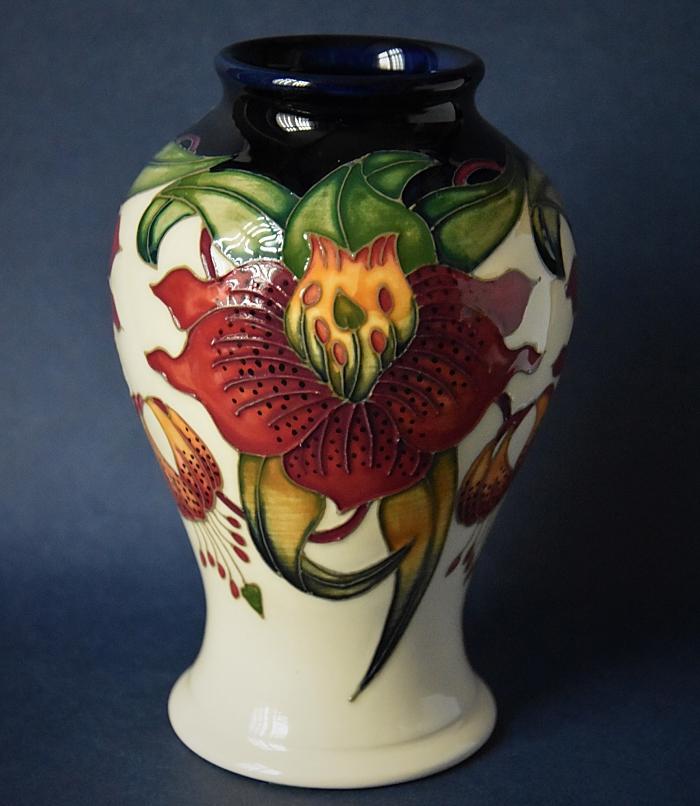Moorcroft Pottery 65/6 Anna Lily Nicola Slaney An Open Edition Order by Telephone 01789 269405