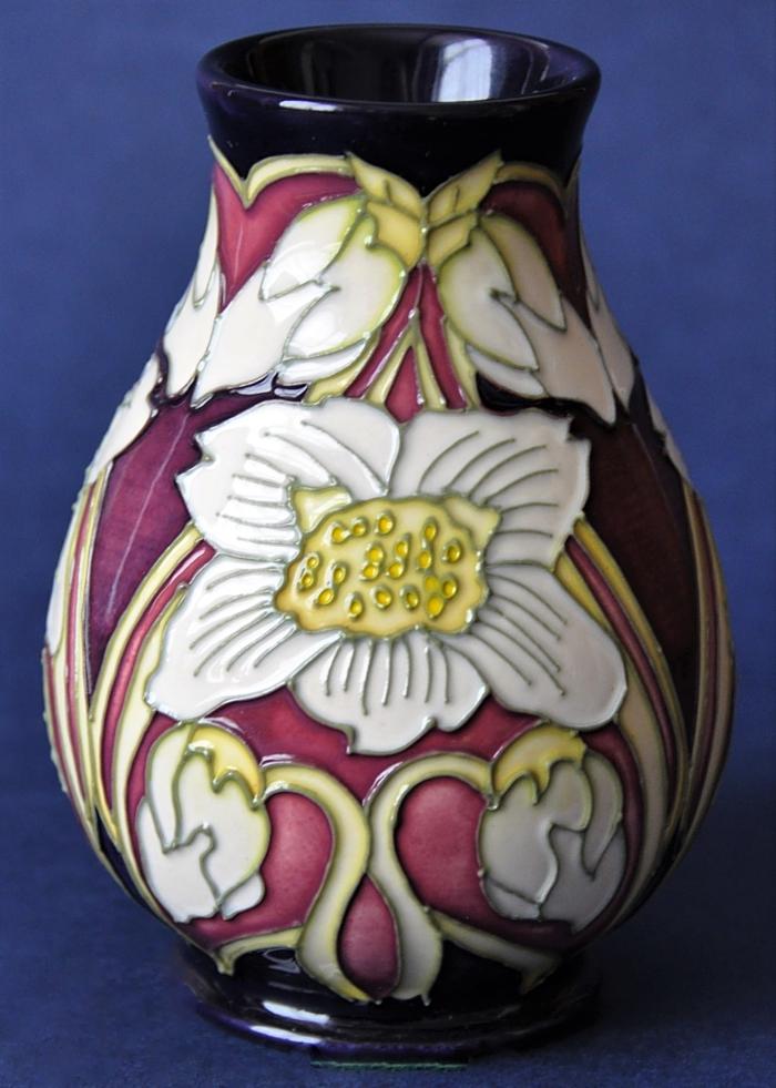 Moorcroft Pottery 7/3 White Rose at Christmas Kerry Goodwin Open Edition