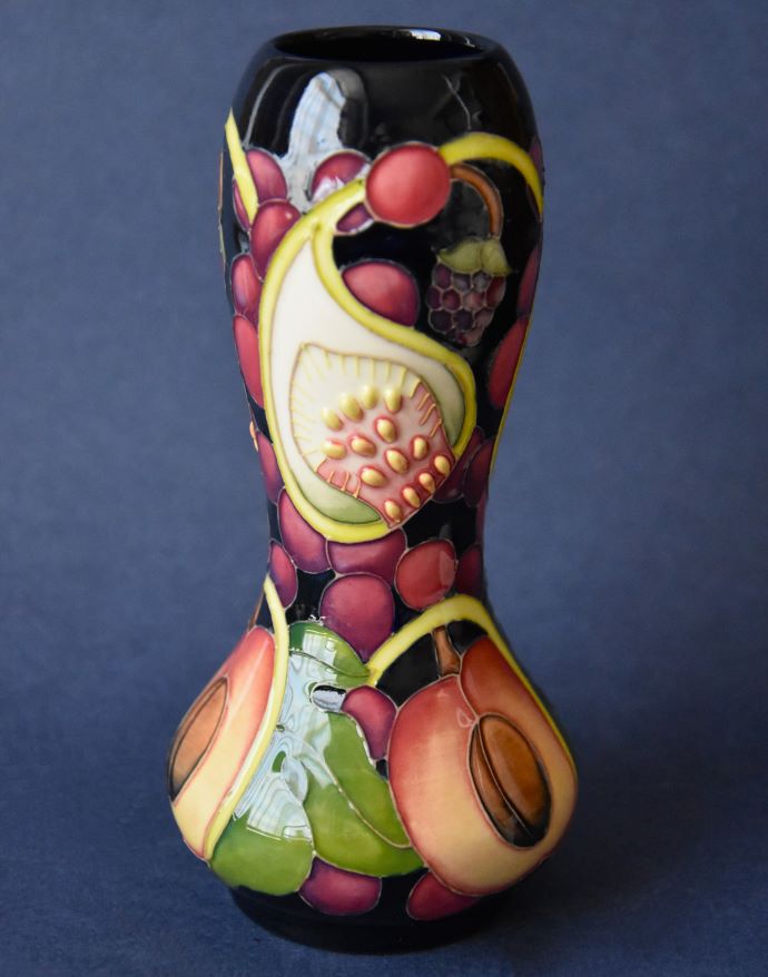 Moorcroft Pottery 92/6 Queens Choice Emma Bossons An Open Edition