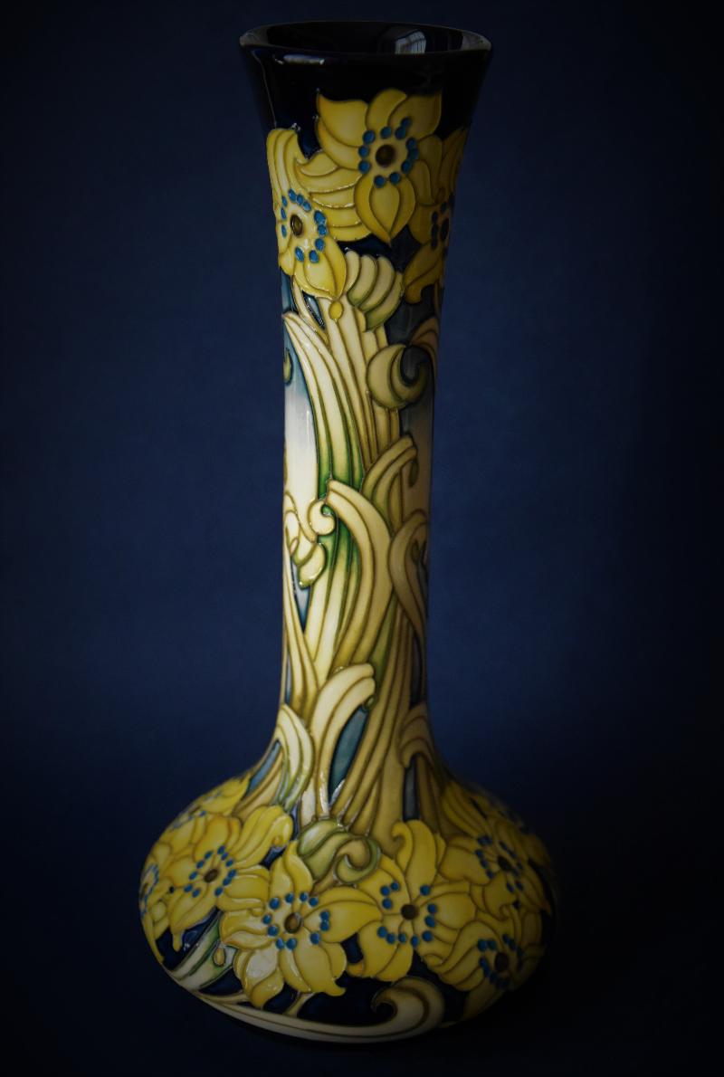 Moorcroft Pottery 99/11 Daffodils of Olde Emma Bossons A Numbered Edition