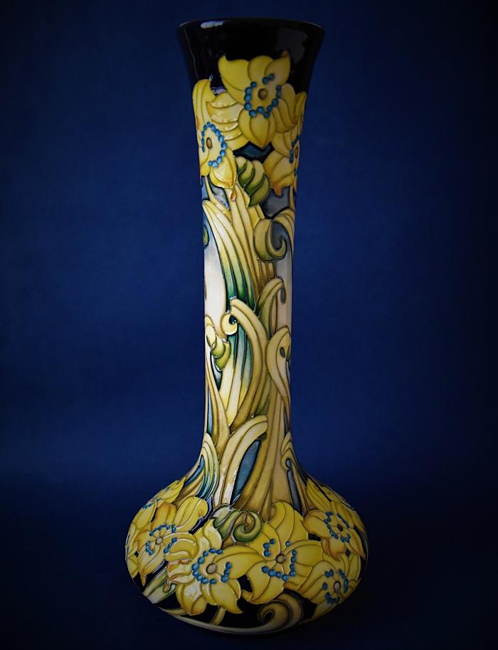 Moorcroft Pottery 99/11 Daffodils of Olde Vase Emma Bossons A Numbered Edition