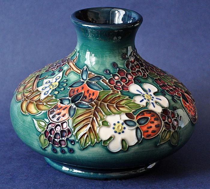 Moorcroft Pottery Carousel 32/5 Rachel Bishop