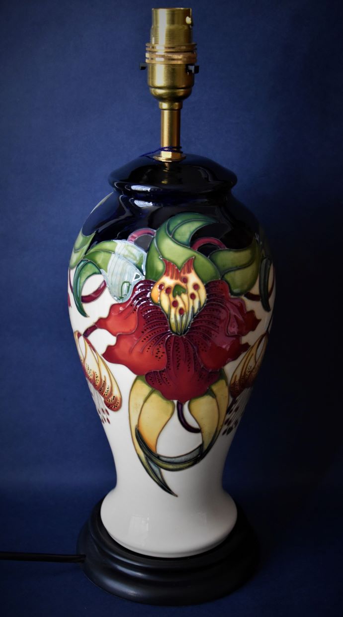 Moorcroft Pottery L46/10 Anna Lily Lamp Nicola Slaney An Open Edition