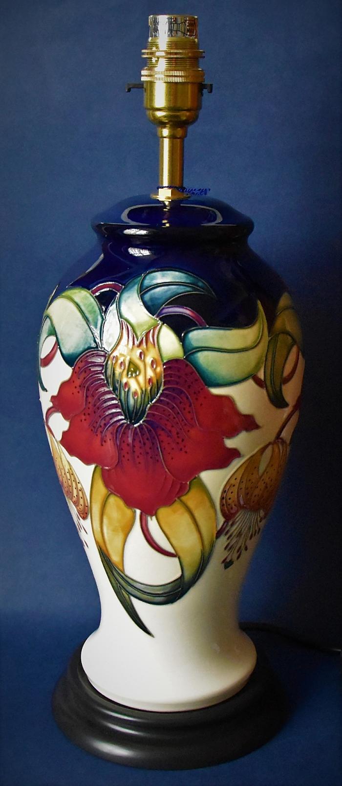 Moorcroft Pottery Lamp L46/10 Anna Lily Nicola Slaney An Open Edition