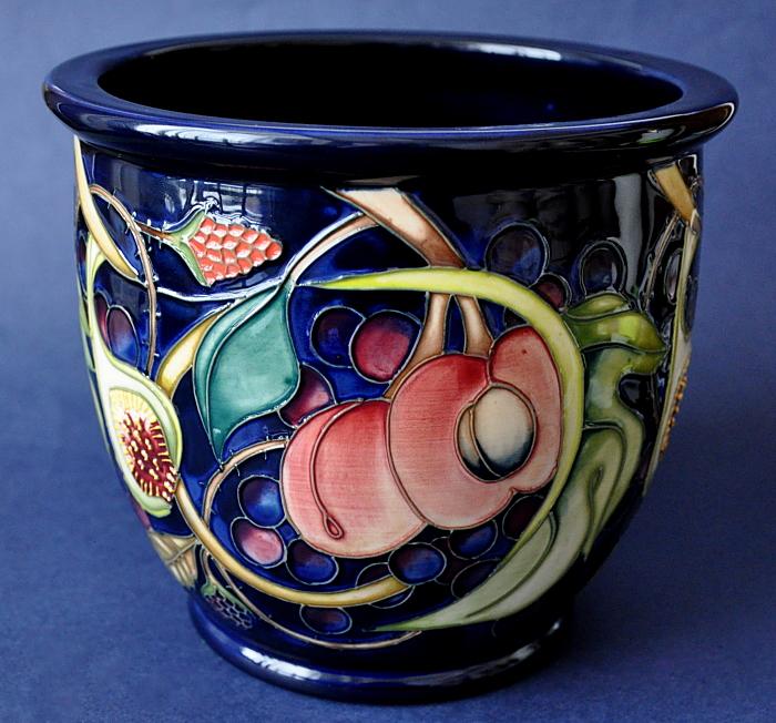 Moorcroft Pottery Queen's Choice 530/6 Planter Emma Bossons