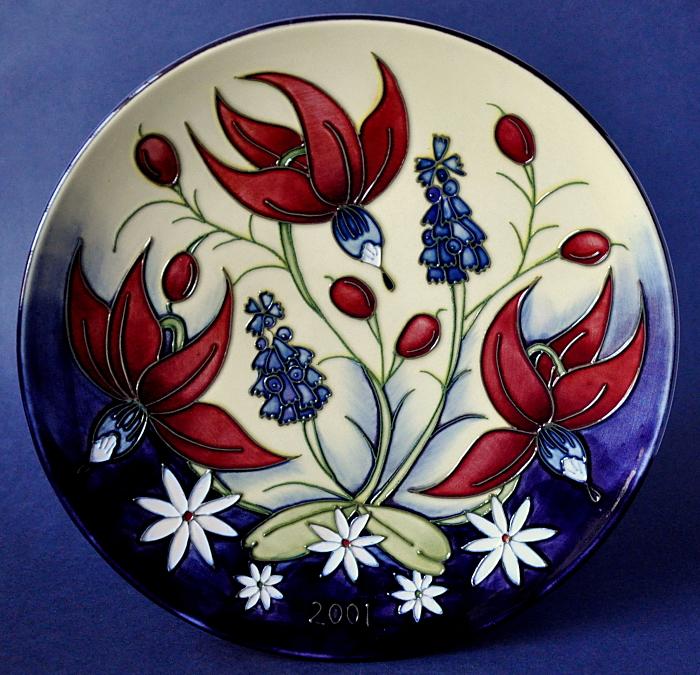 Moorcroft Pottery 2001 Year Plate Limited Edition of 750
