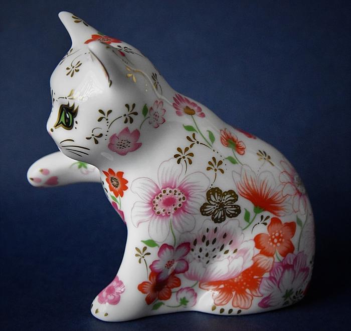 Royal Crown Derby Collector's Club Kitten