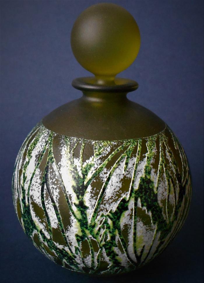 Timothy Harris Isle of Wight Studio Glass Cameo Green Perfume Bottle Round