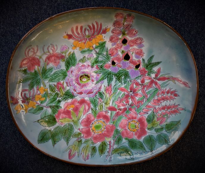 Chelsea Pottery Floral Bowl With Roses and Honeysuckle