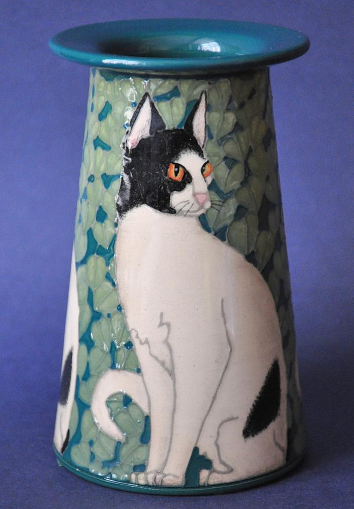 Dennis Chinaworks Black and White Cat 5