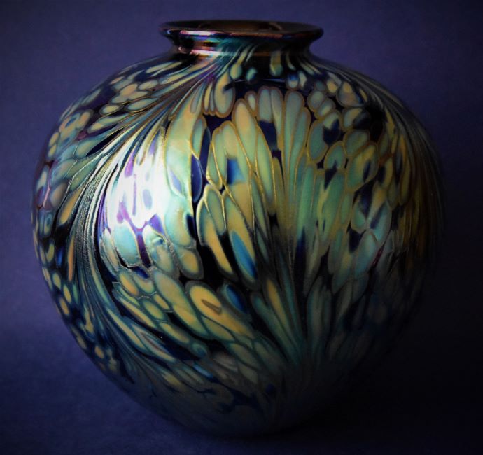 Featherspray Noir Amphora Large Isle of Wight Studio Glass