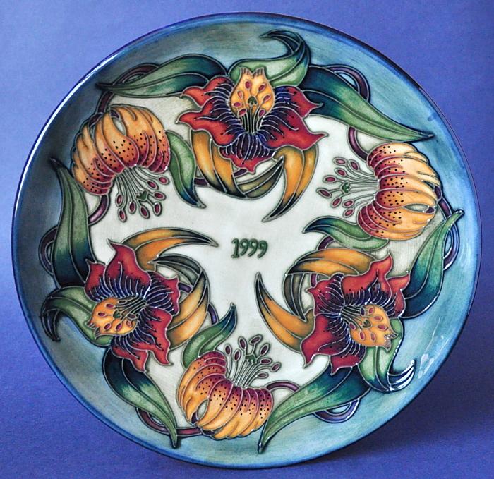 Moorcroft Pottery 1999 Year Plate Limited Edition of 750