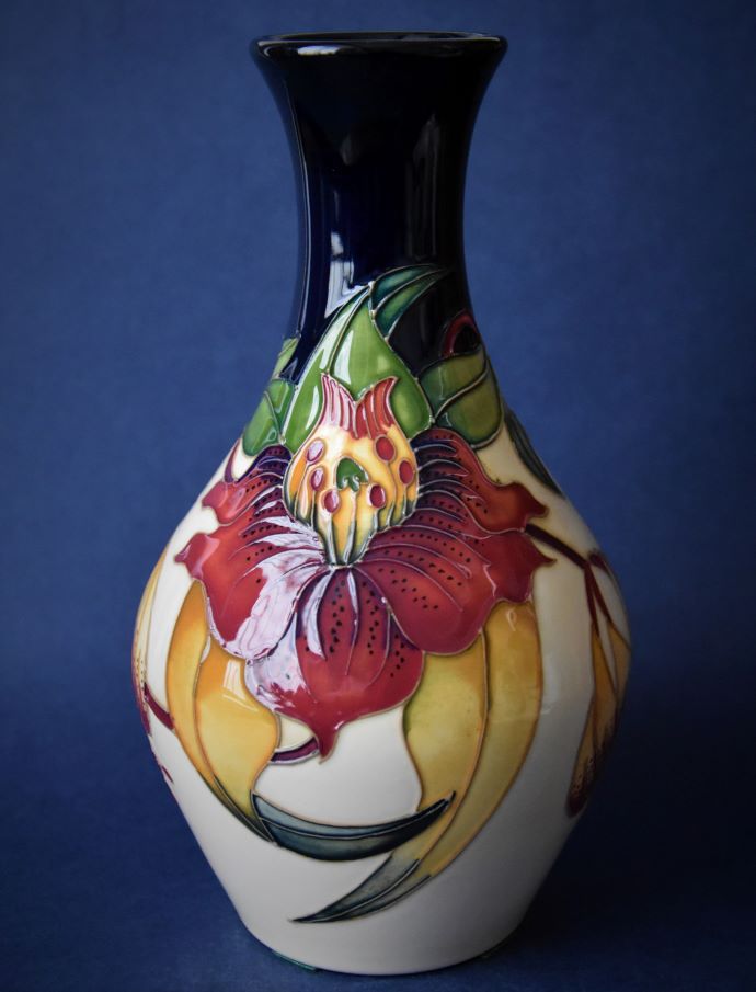 Moorcroft Pottery 372/8 Anna Lily Nicola Slaney An Open Edition