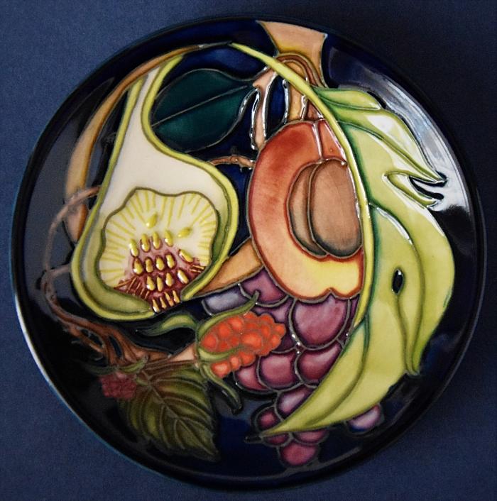 Moorcroft Pottery 780/4 Queen's Choice Emma Bossons Open Edition